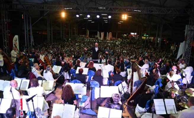 UŞAK’TA SENFONİ ORKESTRASI KONSER VERDİ