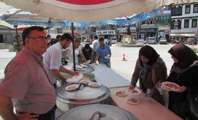 Şehit Astsubay Ahmet Yumak Anısına Mevlit Okutulup Yemek Dağıtıldı