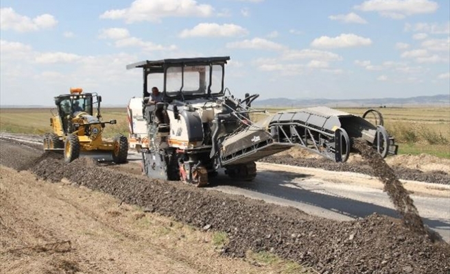 Büyükşehir İlçe Kırsalında Yolları İyileştiriyor