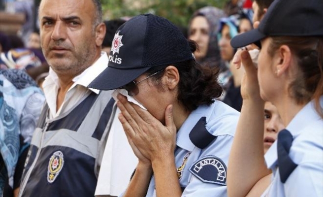 Şehit Polis Gül Suyu Ve Dualarla Son Yolculuğuna Uğurlandı