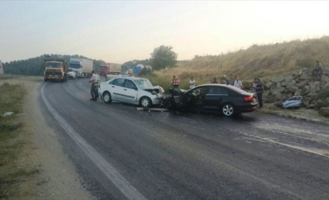 Sarıgöl’de Trafik Kazası: 1 Ölü, 5 Yaralı