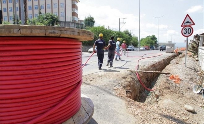 Başiskele’de Elektrik Hatları Yeraltına Alınıyor