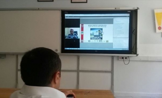 Öğretmenlere Telekonferansla Seminer Verildi