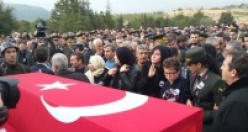 UŞAK ŞEHİDİNİ UĞURLUYOR