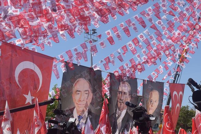 MHP UŞAK MİTİNGİ