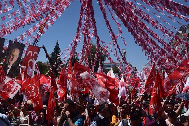 MHP UŞAK MİTİNGİ