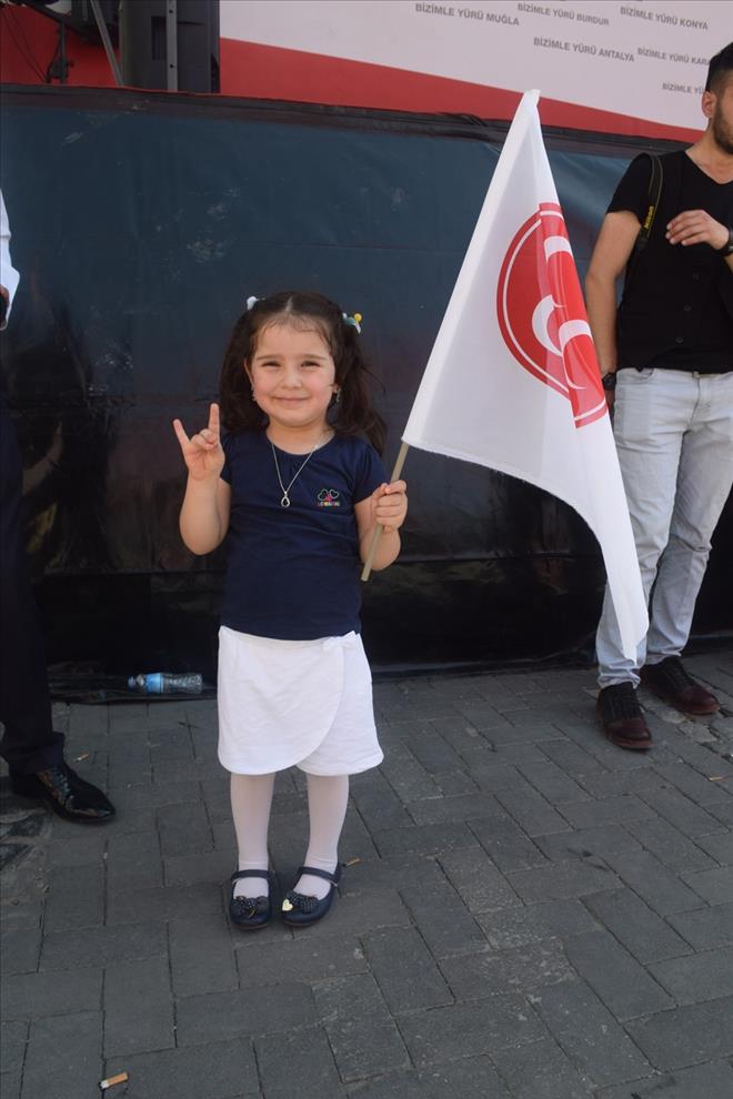 MHP UŞAK MİTİNGİ