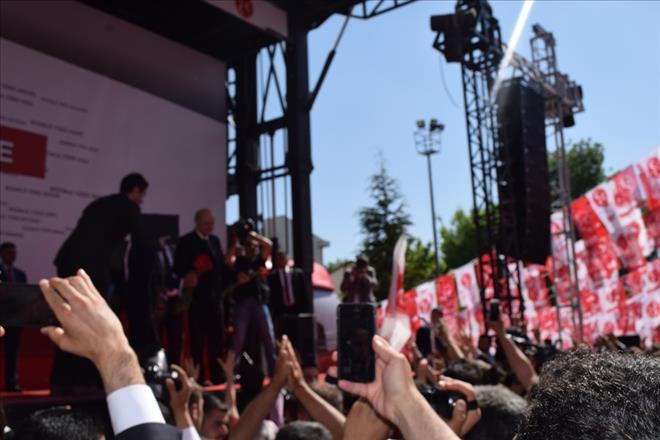 MHP UŞAK MİTİNGİ