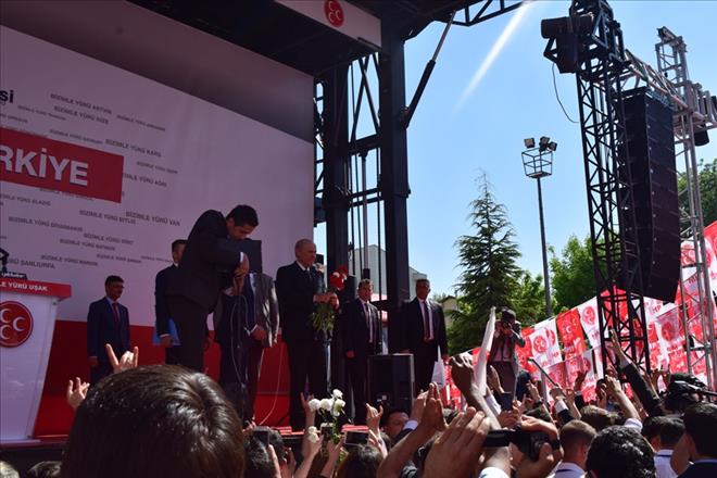 MHP UŞAK MİTİNGİ