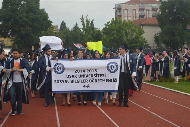 UŞAK ÜNİVERSİTESİNDE MEZUNİYET COŞKUSU