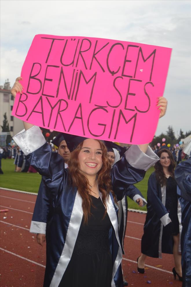 UŞAK ÜNİVERSİTESİNDE MEZUNİYET COŞKUSU
