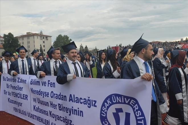 UŞAK ÜNİVERSİTESİNDE MEZUNİYET COŞKUSU
