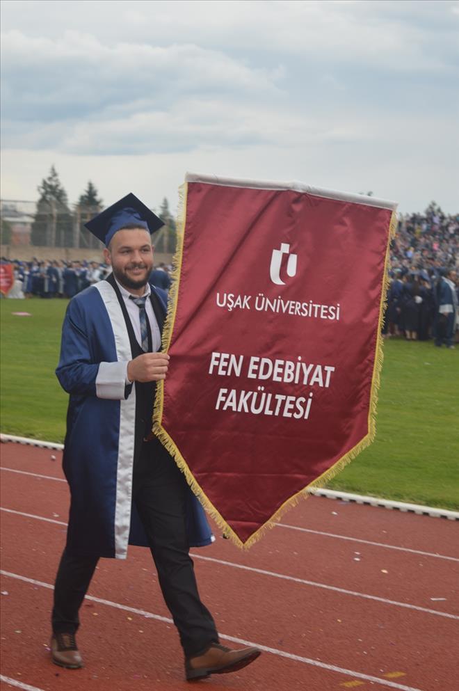 UŞAK ÜNİVERSİTESİNDE MEZUNİYET COŞKUSU