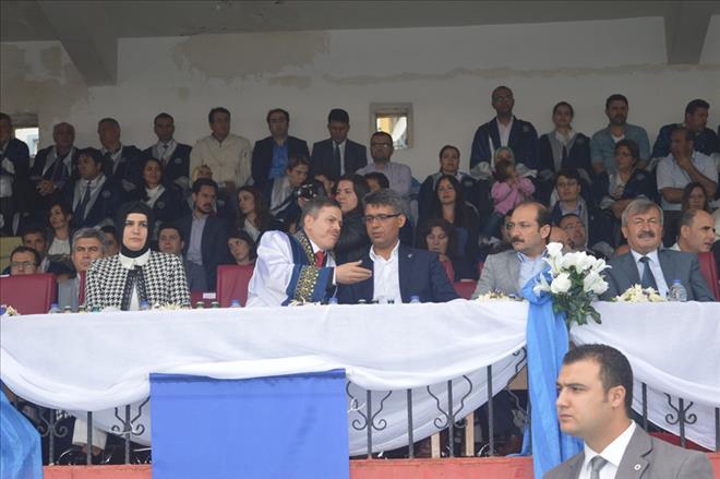 UŞAK ÜNİVERSİTESİNDE MEZUNİYET COŞKUSU