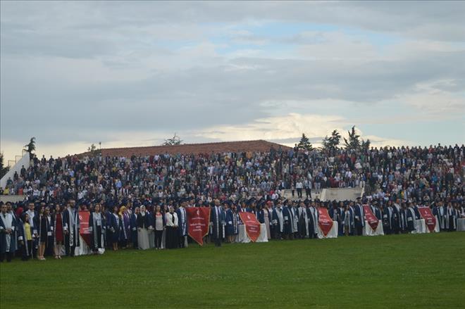 UŞAK ÜNİVERSİTESİNDE MEZUNİYET COŞKUSU