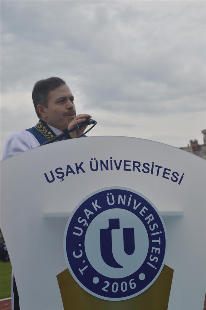 UŞAK ÜNİVERSİTESİNDE MEZUNİYET COŞKUSU