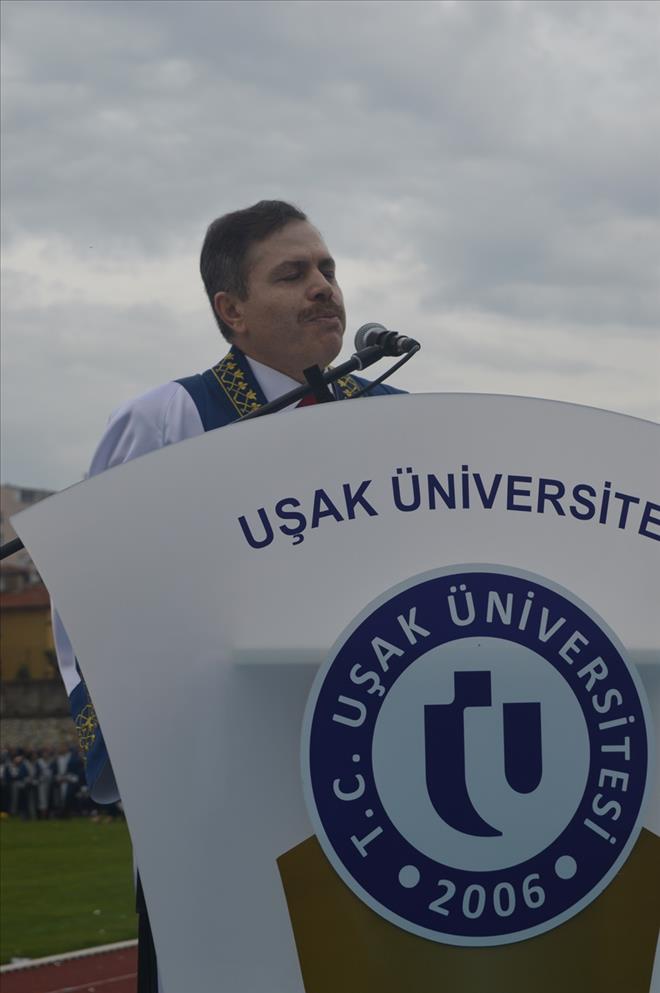 UŞAK ÜNİVERSİTESİNDE MEZUNİYET COŞKUSU