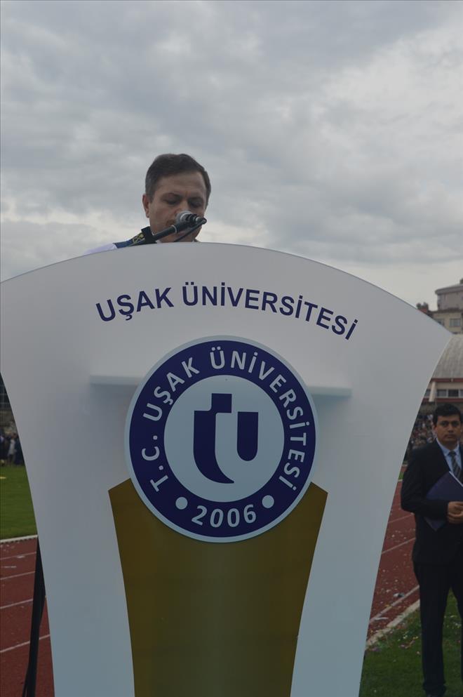 UŞAK ÜNİVERSİTESİNDE MEZUNİYET COŞKUSU