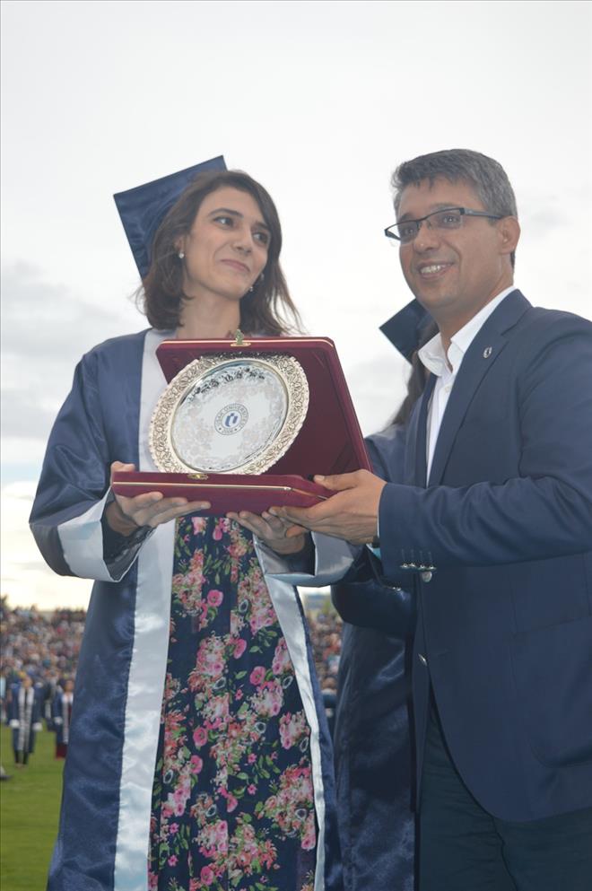 UŞAK ÜNİVERSİTESİNDE MEZUNİYET COŞKUSU