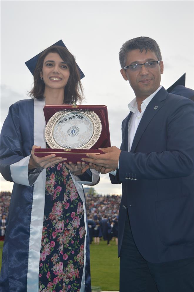 UŞAK ÜNİVERSİTESİNDE MEZUNİYET COŞKUSU