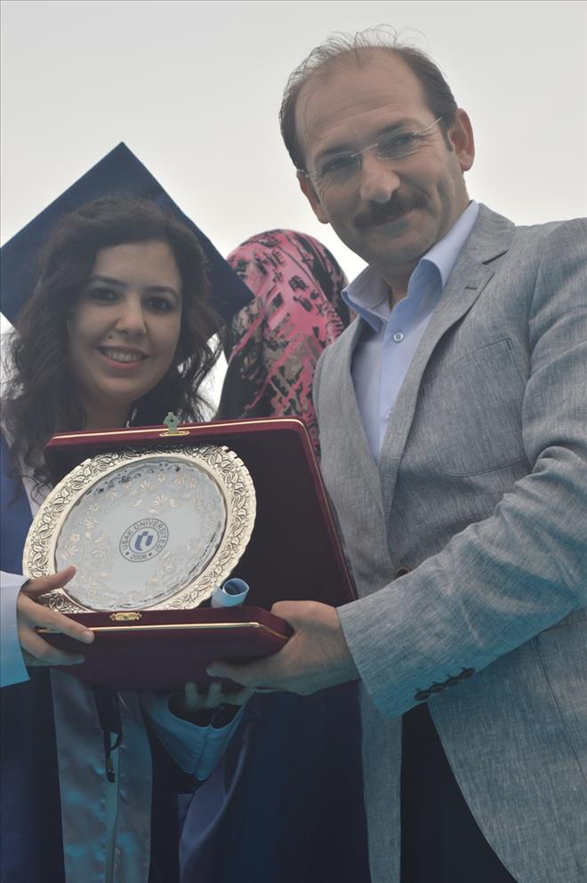 UŞAK ÜNİVERSİTESİNDE MEZUNİYET COŞKUSU