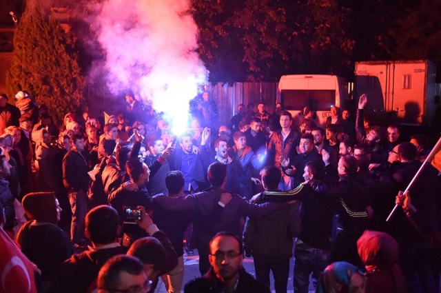 UŞAK AK PARTİ'DE BÜYÜK COŞKU