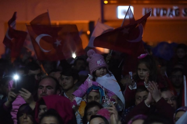 UŞAK AK PARTİ'DE BÜYÜK COŞKU