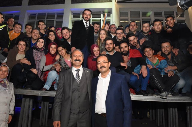 UŞAK AK PARTİ'DE BÜYÜK COŞKU