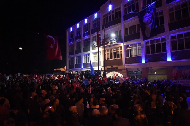 UŞAK AK PARTİ'DE BÜYÜK COŞKU