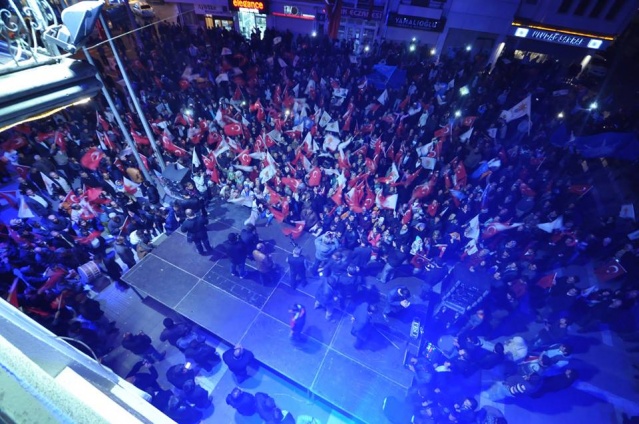 UŞAK AK PARTİ'DE BÜYÜK COŞKU