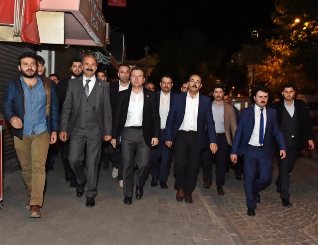 UŞAK AK PARTİ'DE BÜYÜK COŞKU