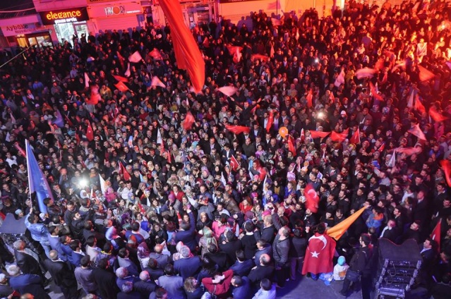 UŞAK AK PARTİ'DE BÜYÜK COŞKU