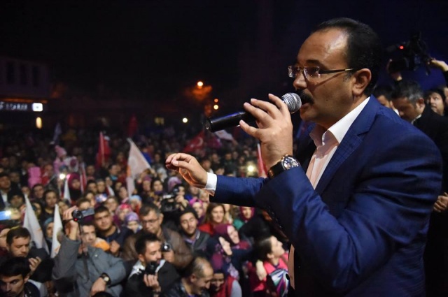 UŞAK AK PARTİ'DE BÜYÜK COŞKU