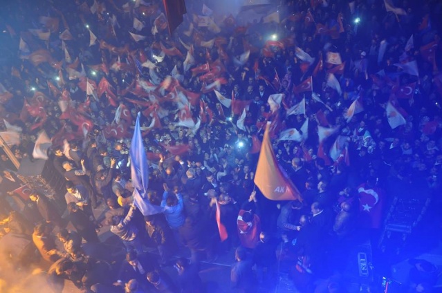 UŞAK AK PARTİ'DE BÜYÜK COŞKU