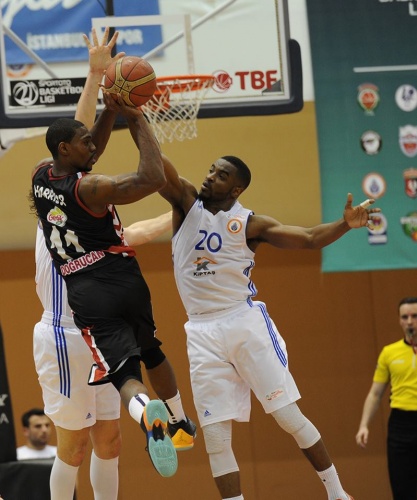 İstanbul Büyükşehir Belediyespor: 88 - Muratbey Uşak Sportif: 95