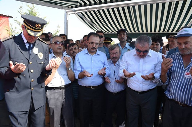 ŞEHİT POLİSİMİZİ SON YOLCULUĞUNA ON BİNLER UĞURLADI