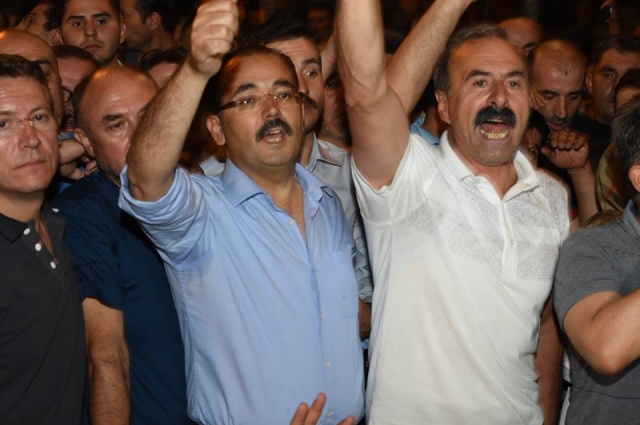 UŞAKLILAR DARBECİLERE KARŞI TEK YÜREK OLDU