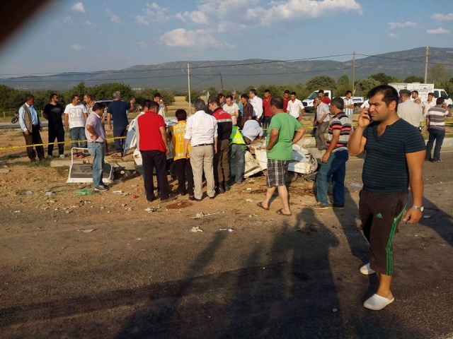 SİVASLI'DA KAZA 1 ÖLÜ 3 YARALI