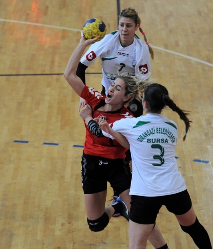 Genç Uşakspor: 32 - Bursa Osmangazi Belediyespor: 31