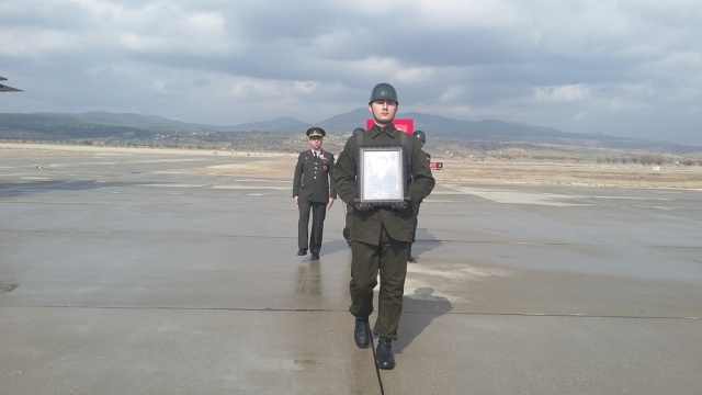 UŞAK ŞEHİDİNİ UĞURLUYOR