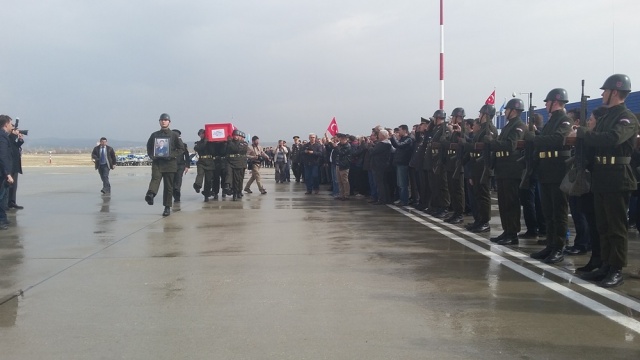 UŞAK ŞEHİDİNİ UĞURLUYOR
