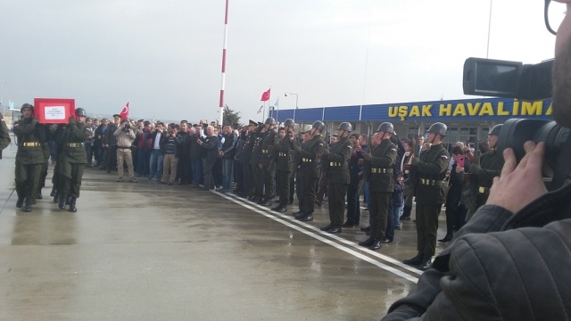 UŞAK ŞEHİDİNİ UĞURLUYOR