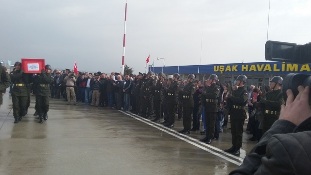 UŞAK ŞEHİDİNİ UĞURLUYOR