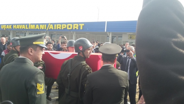 UŞAK ŞEHİDİNİ UĞURLUYOR