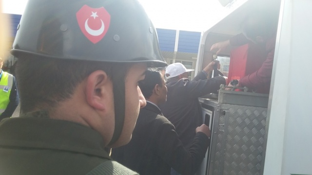 UŞAK ŞEHİDİNİ UĞURLUYOR