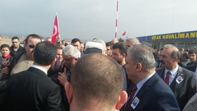 UŞAK ŞEHİDİNİ UĞURLUYOR