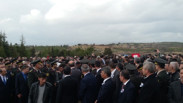 UŞAK ŞEHİDİNİ UĞURLUYOR