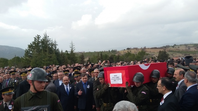 UŞAK ŞEHİDİNİ UĞURLUYOR