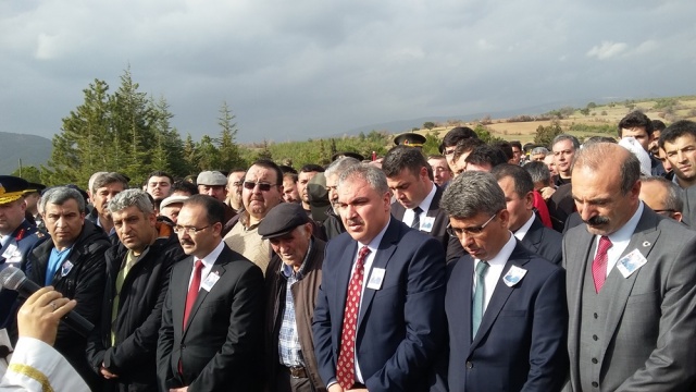 UŞAK ŞEHİDİNİ UĞURLUYOR