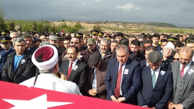 UŞAK ŞEHİDİNİ UĞURLUYOR